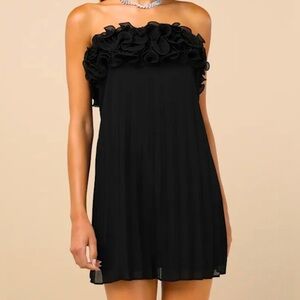 Lulu’s short Black Dress